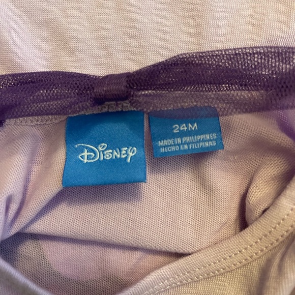 Disney Frozen, lavender T-shirt with Elsa on the front m. Purple ruffles, 24 mo. - Picture 7 of 7